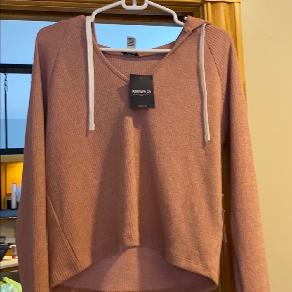 Women’s medium mauve hooded sweater